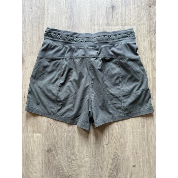 Lululemon Dance Studio High-Rise Short 3.5" Lined Size 6 Army Green -LW7CCGS - Picture 6 of 6